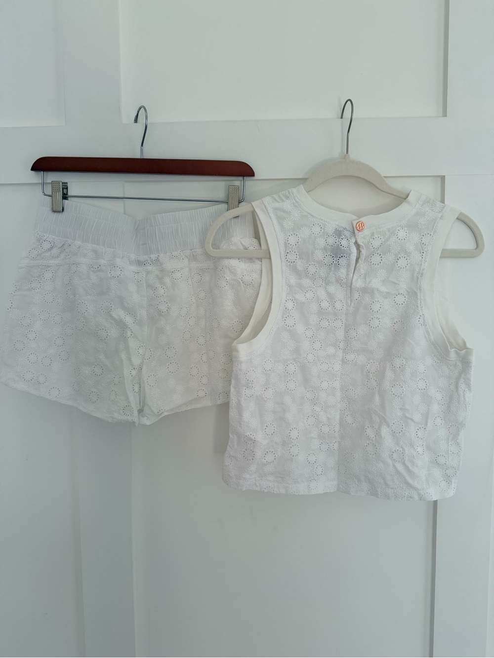 Sweaty Betty White Eyelet Tank & Shorts Set - Picture 4 of 7